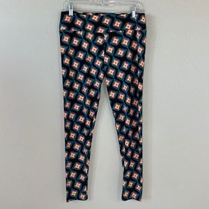 LulaRoe Tall & Curvy Legging